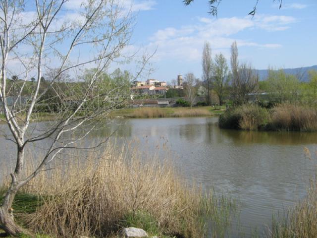 Gardanne derrière l'étang