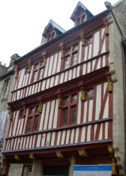 Bayeux, autre ancienne demeure, l'hôtel d'Argouges en bonne voie de restauration