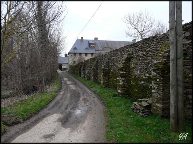 Mur.