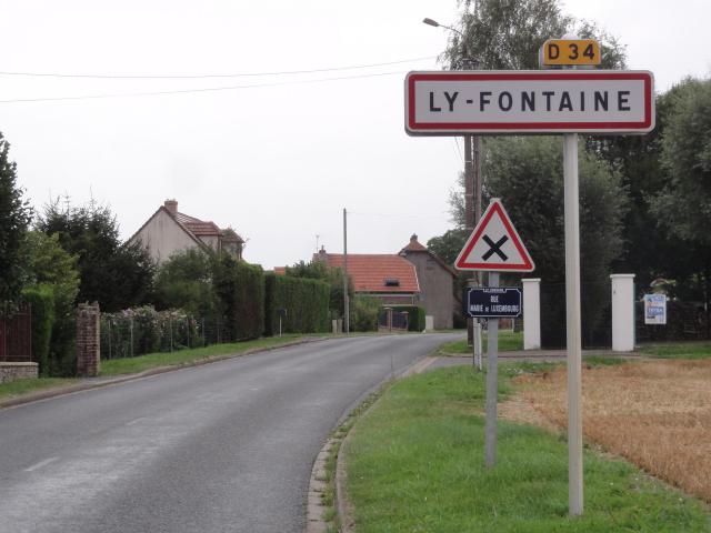 Ly-Fontaine (Aisne) city limit sign