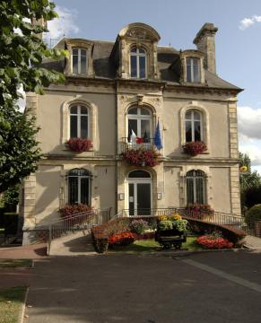 Mairie de Fontenay-le-Marmion (Calvados, France)