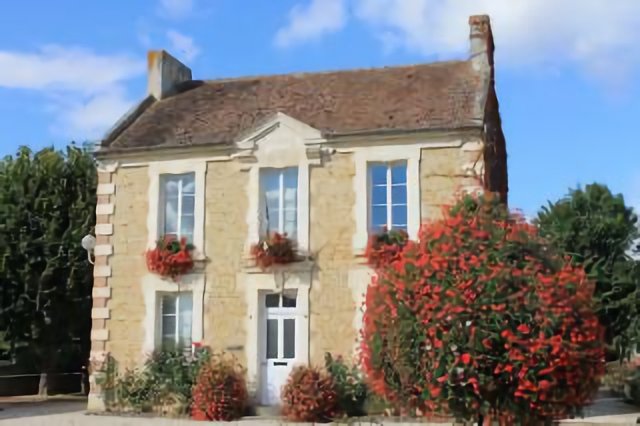 La mairie de Moult (école des garçons)