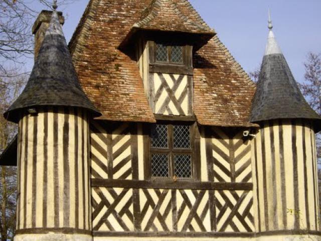 Chateau de Crèvecoeur-en-Auge