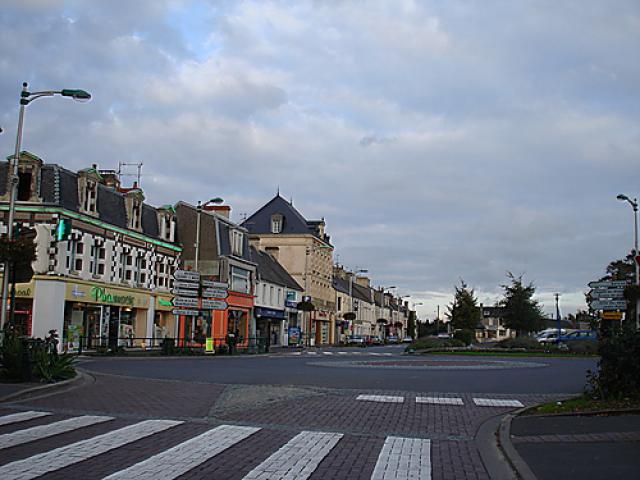Le Molay-Litrry (Round-point)