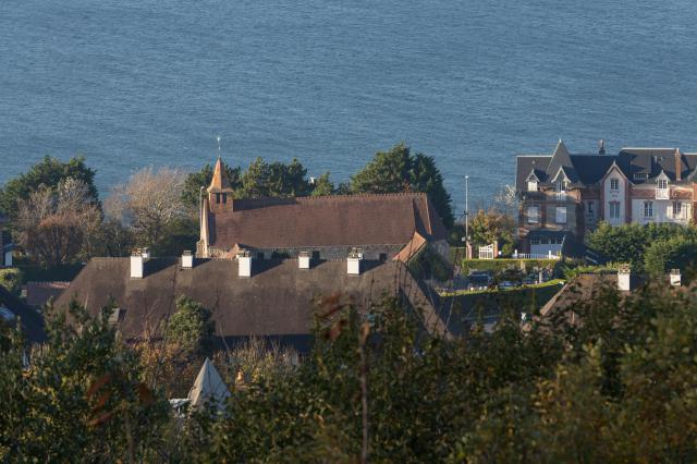 Le bourg de Benerville-sur-Mer vu du mont Canisy.