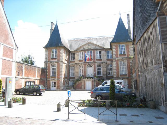 Hôtel de Ville de Pont-l'Évêque (ancien hôtel de Brilly), Calvados