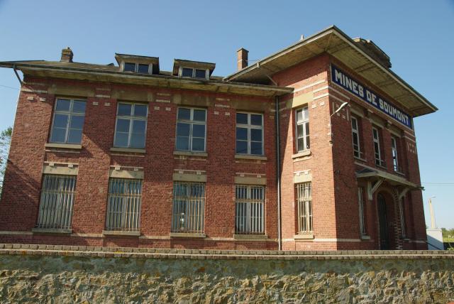 Le grand bureau des mines de Soumont-Saint-Quentin 14.