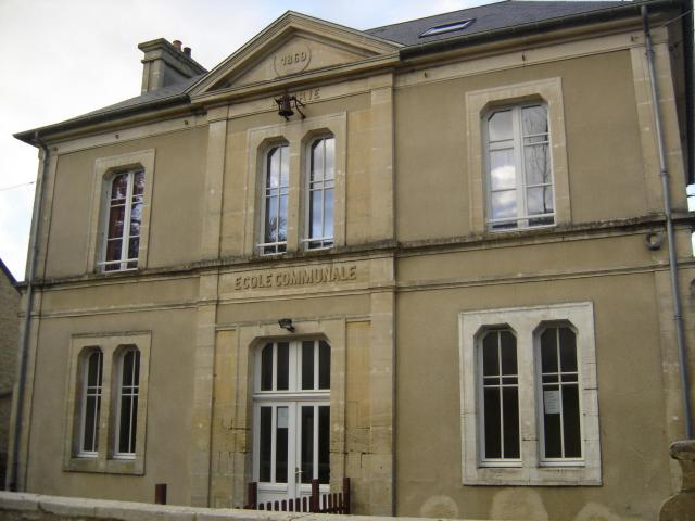 mairie, école communale édifiée en 1860