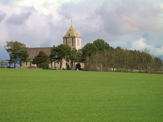 Eglise St Hilaire à Cairon (Calvados)