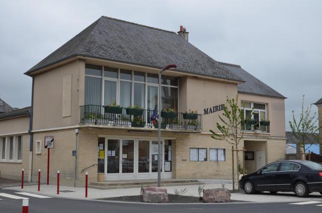 Hôtel de ville de Noyers-Bocage.