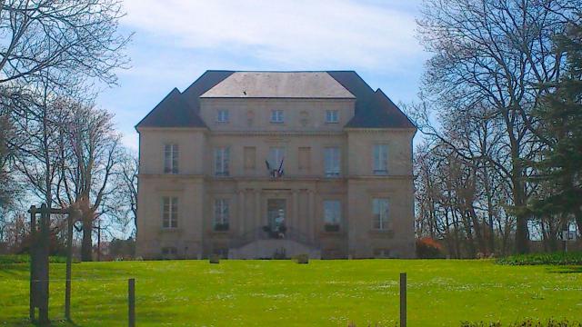 Photo de la mairie de Verson (Calvados)