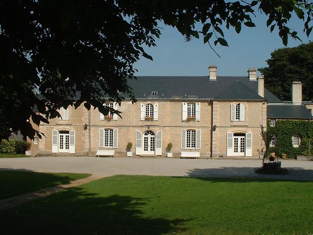 Château de Guernon-Ranville, côté cour