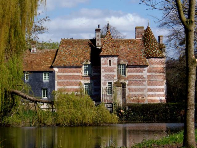 Victot-Pontfol (Normandie, France). Le château de Victot.