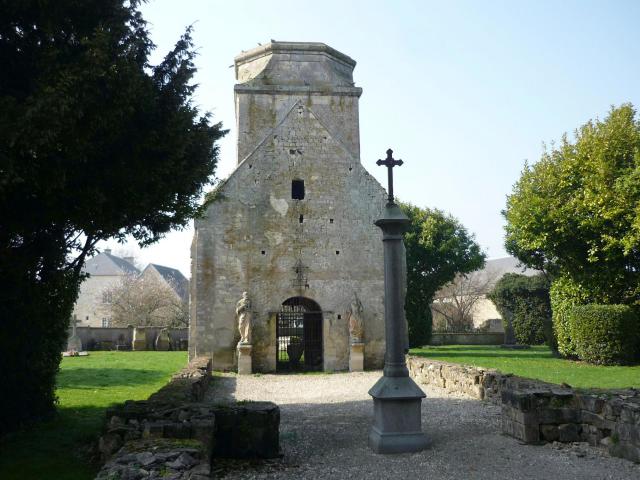 Vestiges de l'église Saint-Martin de Fontenay-le-Pesnel (Calvados)