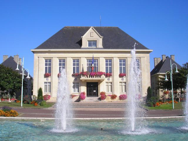 Aunay-sur-Odon (Normandie, France). L'hôtel de ville.