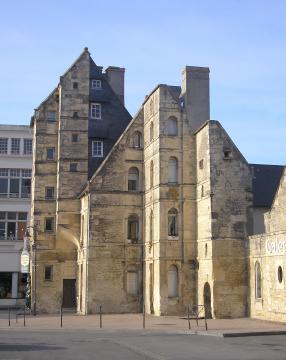 Dives-sur-Mer (Normandie, France). La lieutenance, ou manoir de Boishibou, maison de maître du XVIIe siècle.