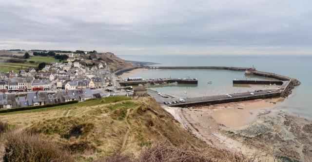 Port-en-Bessin-Huppain, vu d'au-dessus de la tour Vauban (Calvados, Basse-Normandie, France).