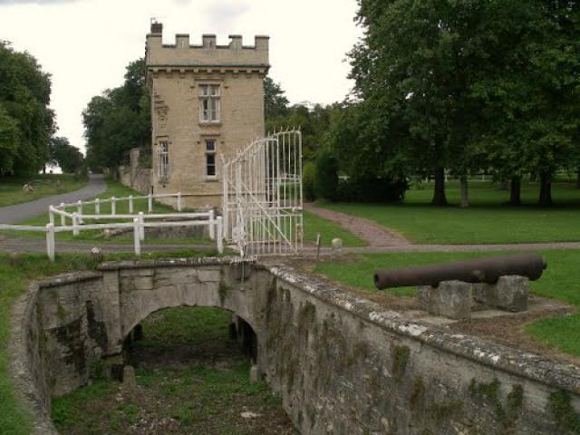 l'entrée du Château de Lion