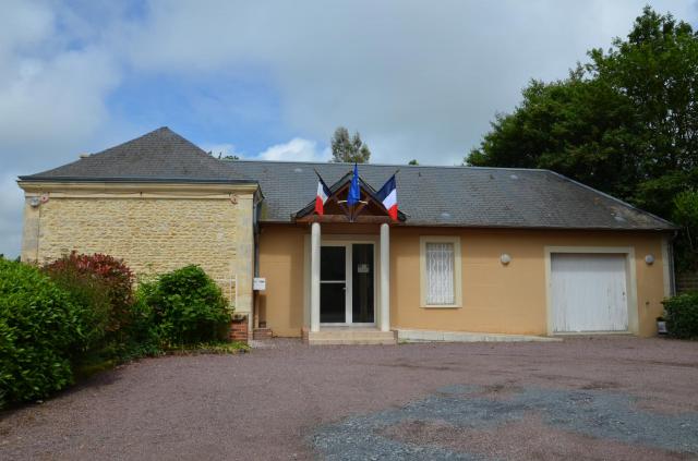 Hôtel de ville de Saint-Pair.