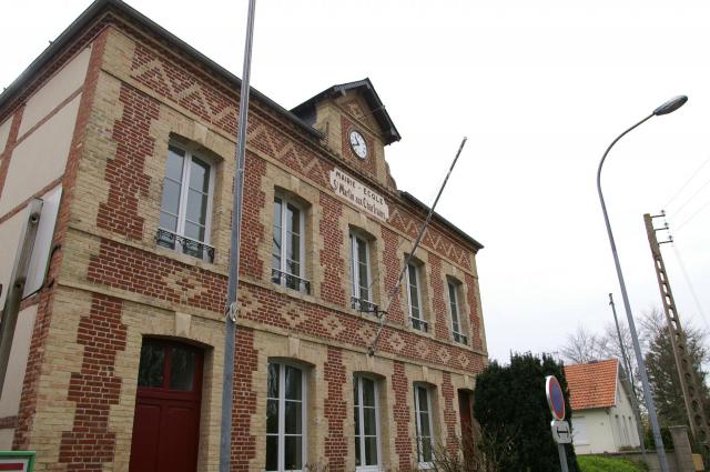 Mairie de Saint-Martin-aux-Chartrains.