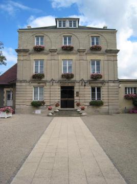 Hôtel de ville de Courseulles-sur-Mer (Calvados, France)