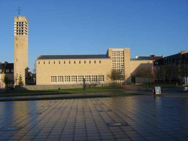 Villers-Bocage : L'église.