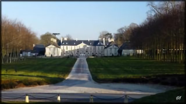 Audrieu: Château du XVIIIéme, classé Monument Historique.