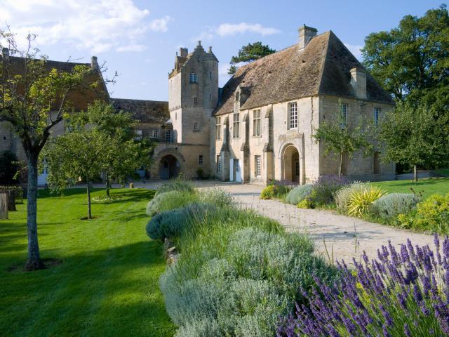 Ancien prieuré Saint-Gabriel (Calvados, France), transformé en école d'horticulture