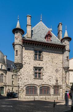 Cet édifice est répertorié dans la base Mérimée, base de données sur le patrimoine architectural français du ministère de la Culture, sous…