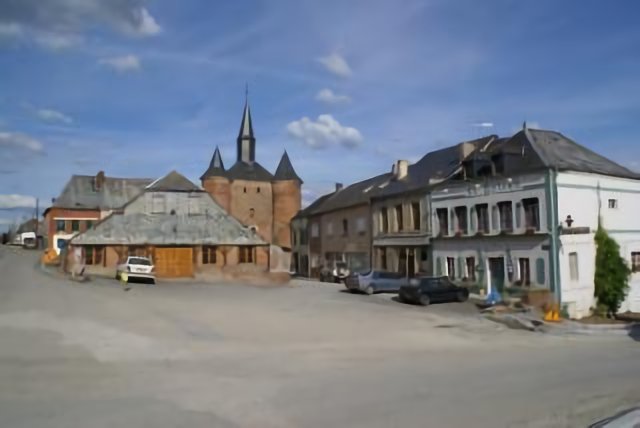 Plomion, église fortifiée