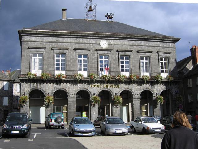 Bildbeschreibung: Rathaus in Mauriac