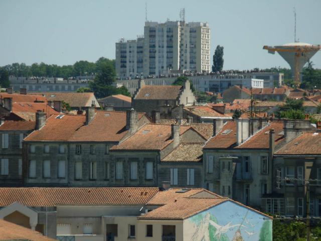 Vue du rempart de l'Est à Angoulême (France) vers Soyaux.