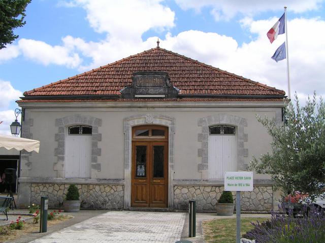 mairie de Criteuil-la-Madeleine