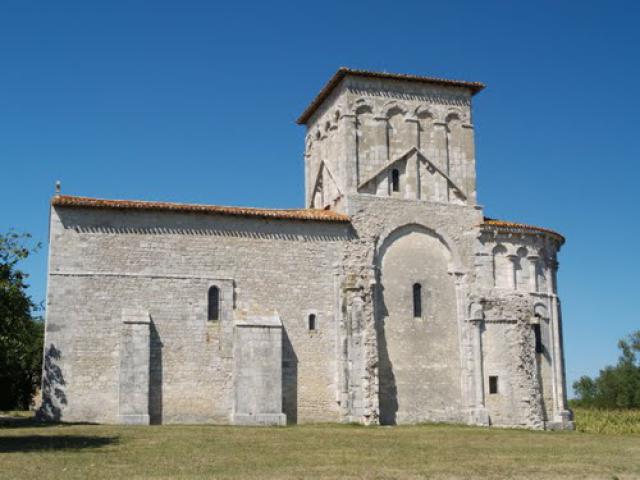 Saint-Aulais-la-Chapelle. Église Saint-Jacques de Conzac (XIIe siècle)
