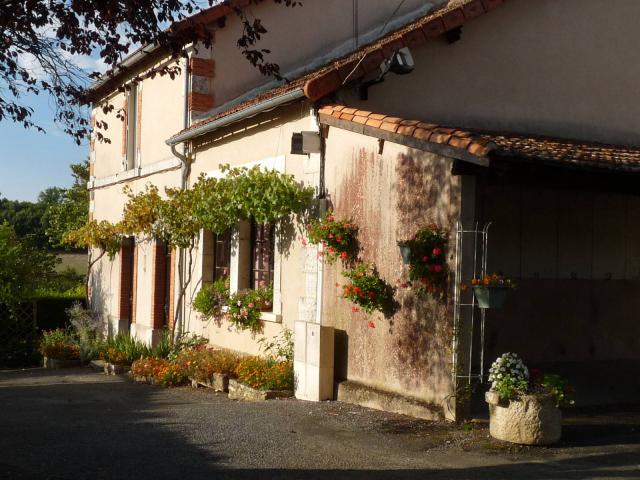 mairie de St-Sulpice-de-Ruffec, Charente, France