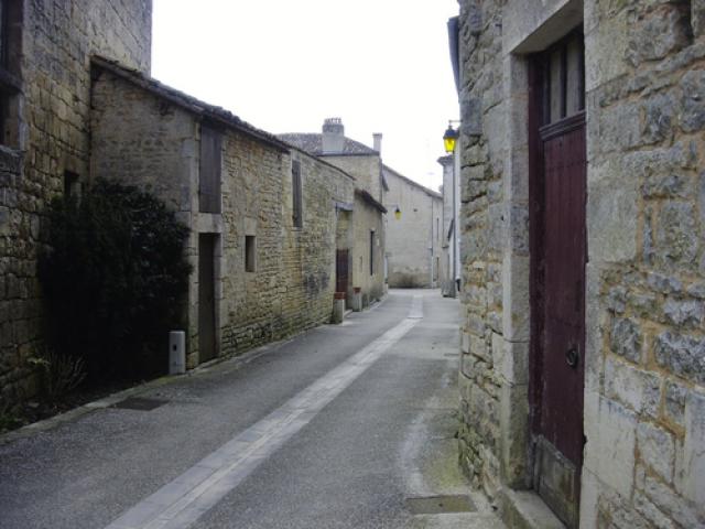 rue de nanteuil en vallée