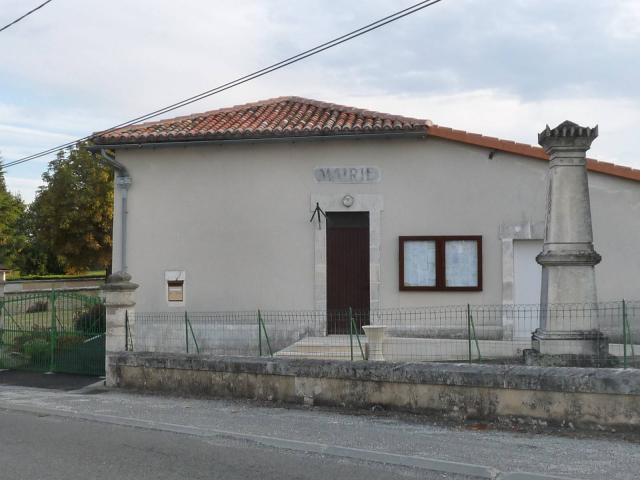 mairie d'Etriac, Charente, France