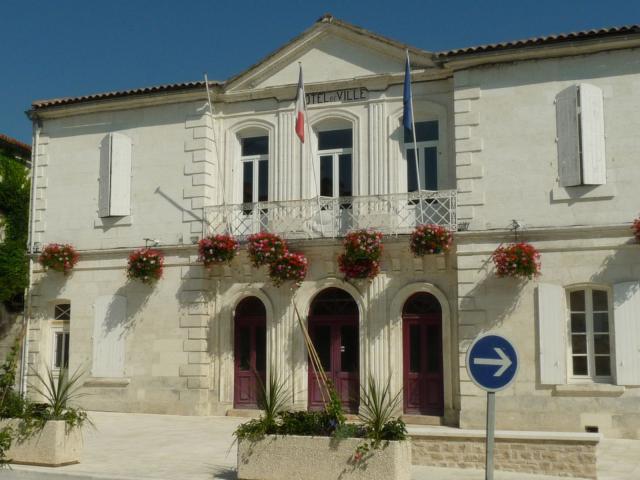 mairie de Magnac-sur-Touvre (16), France