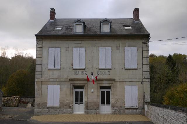 Muret-et-Crouttes, la mairie.