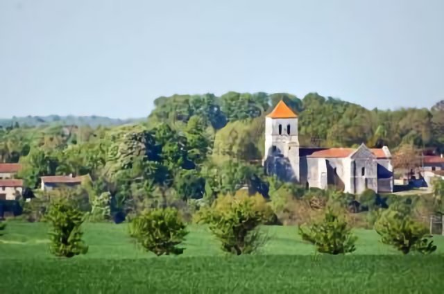 Eglise romane du village de Saint Front, Charente