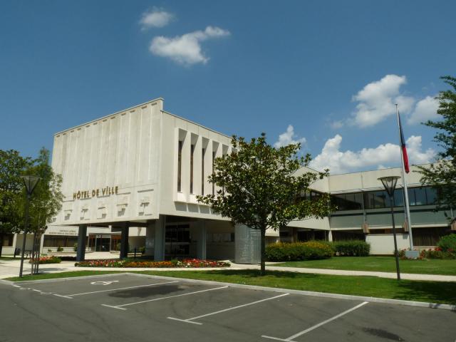 mairie du Gond-Pontouvre (16), France.