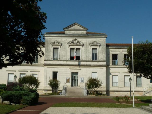 Mairie de Ruelle (16), France