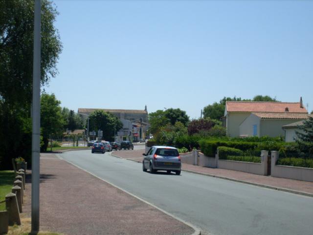 Entrée du village de Médis