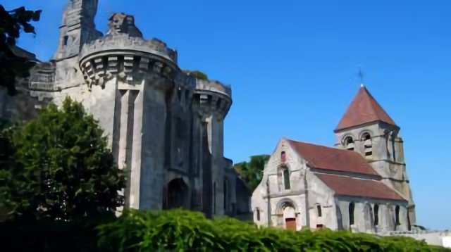 L'église et le château de Berzy-le-Sec