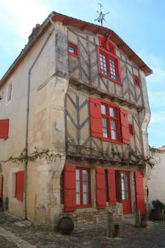 Cet édifice est inscrit au titre des Monuments historiques. Il est répertorié dans la base Mérimée, base de données sur le patrimoine…