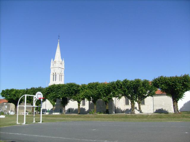 Place du village de Semussac