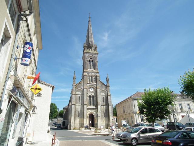 Le centre-ville de Mirambeau