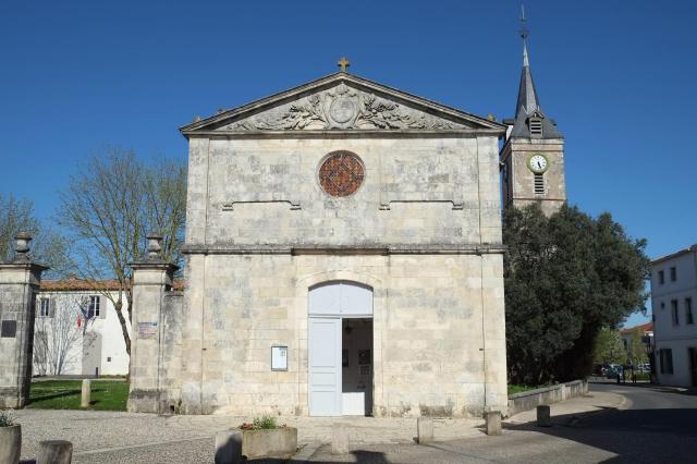 Église Saint-Pierre Dompierre-sur-Mer Charente-Maritime France