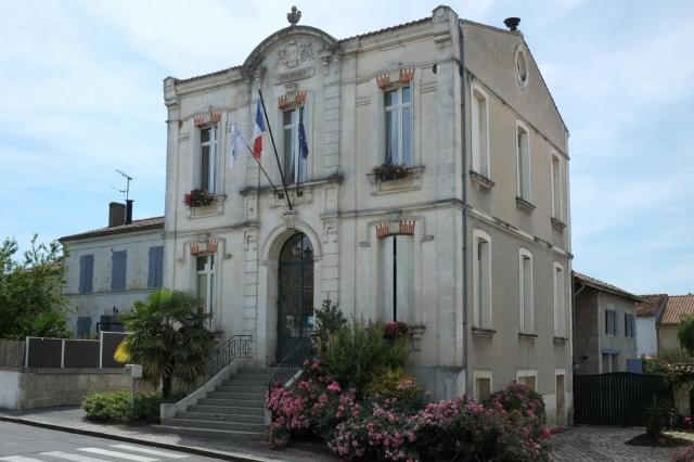 Mairie Saint-Georges-du-Bois Charente-Maritime France