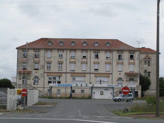 Bâtiment d'habitation à Tonnay-Charente, zone de la fraternité.